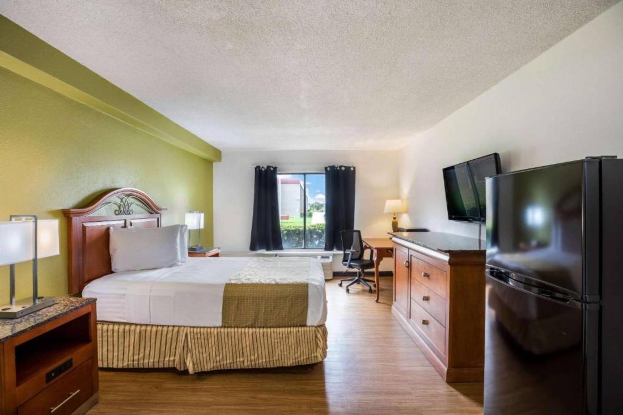 Oyo Hotel Orlando Airport Экстерьер фото