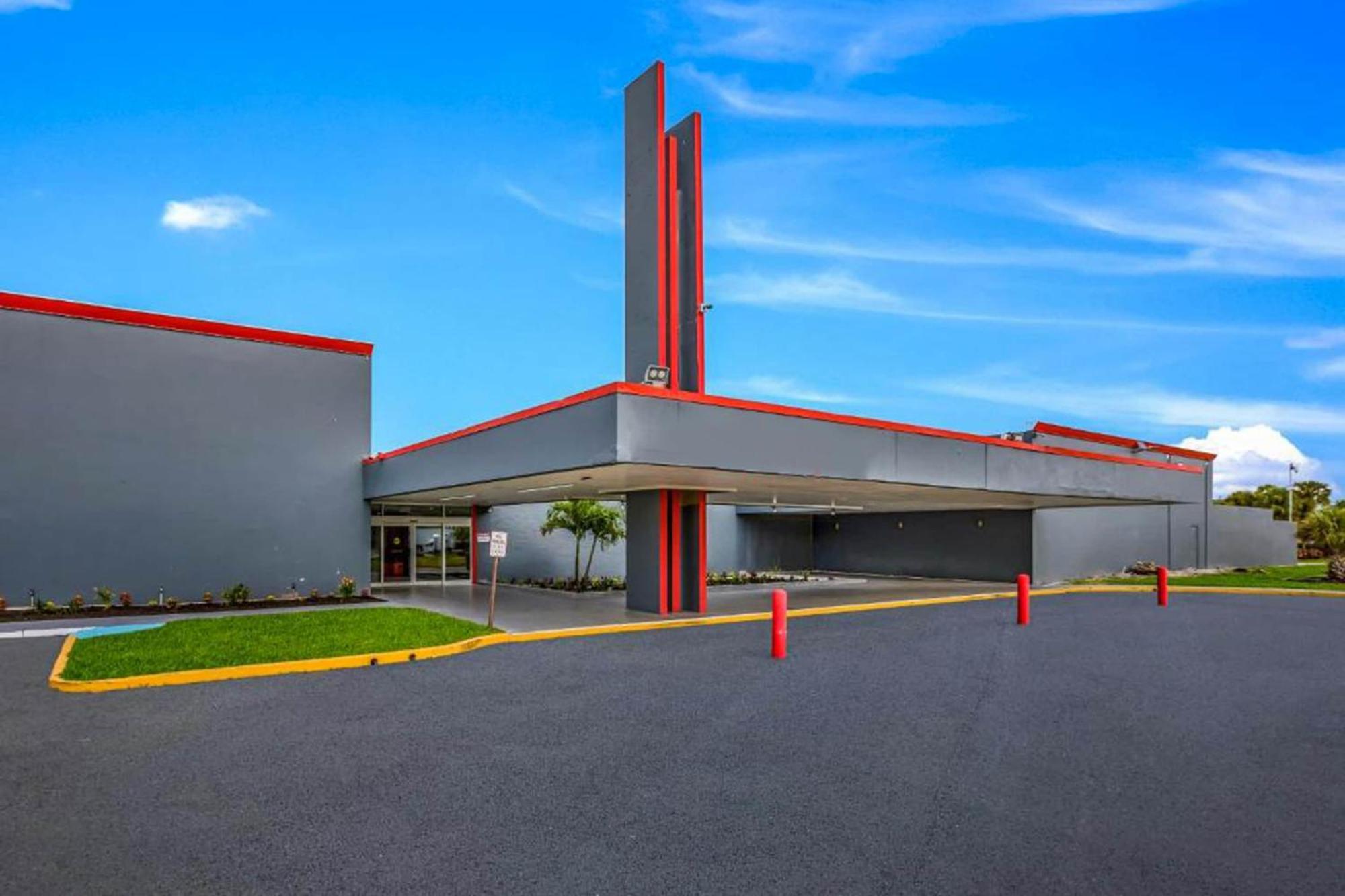 Oyo Hotel Orlando Airport Экстерьер фото