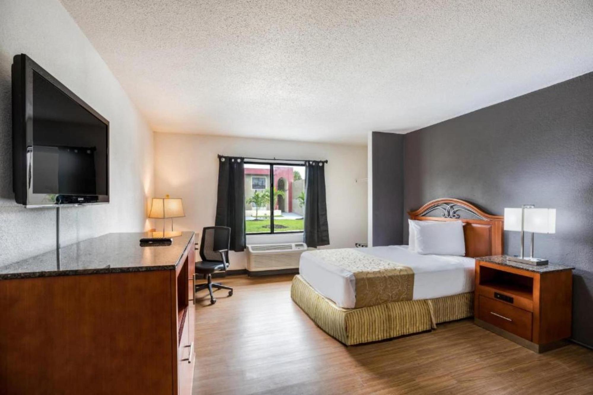 Oyo Hotel Orlando Airport Экстерьер фото