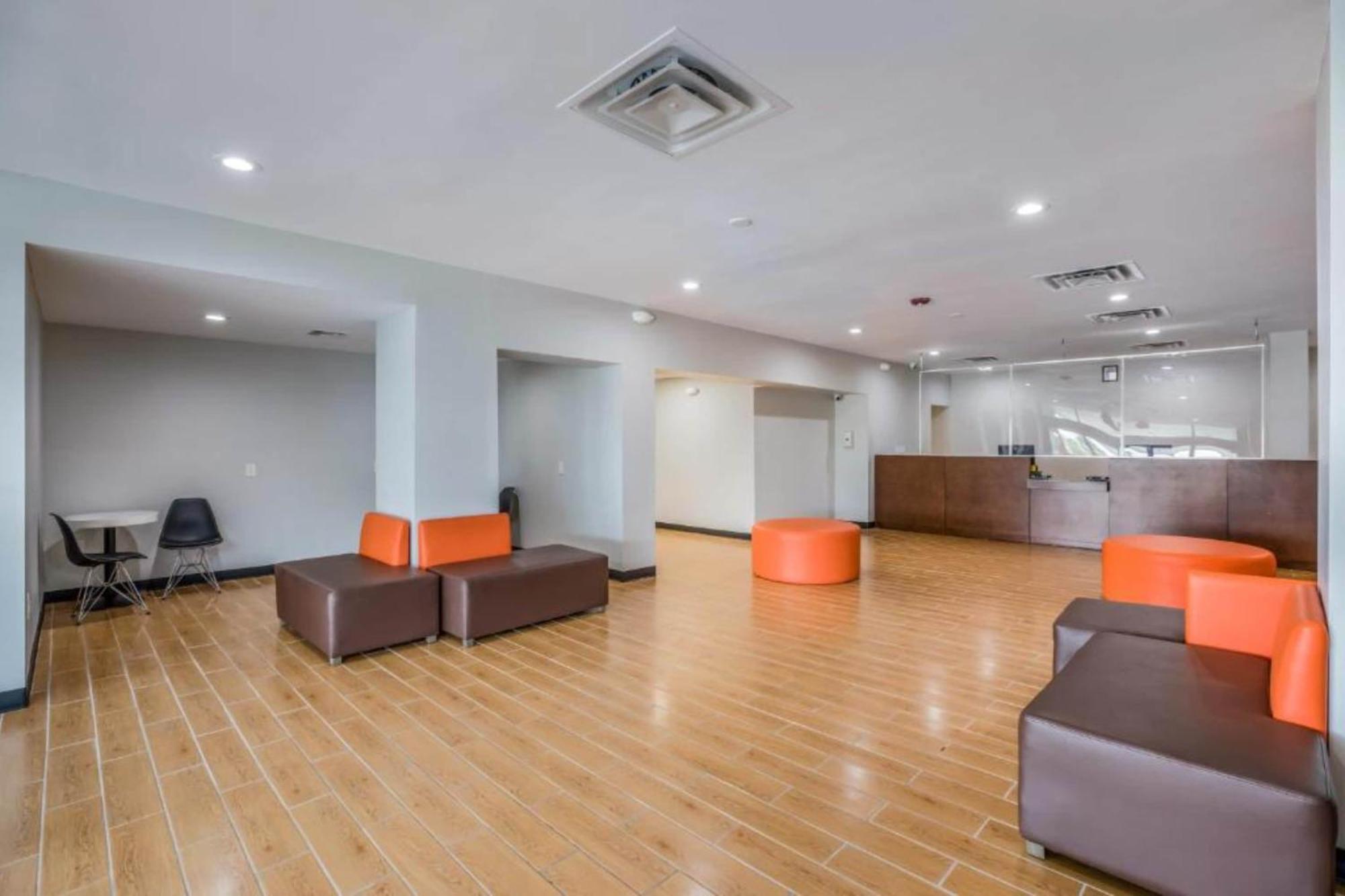 Oyo Hotel Orlando Airport Экстерьер фото