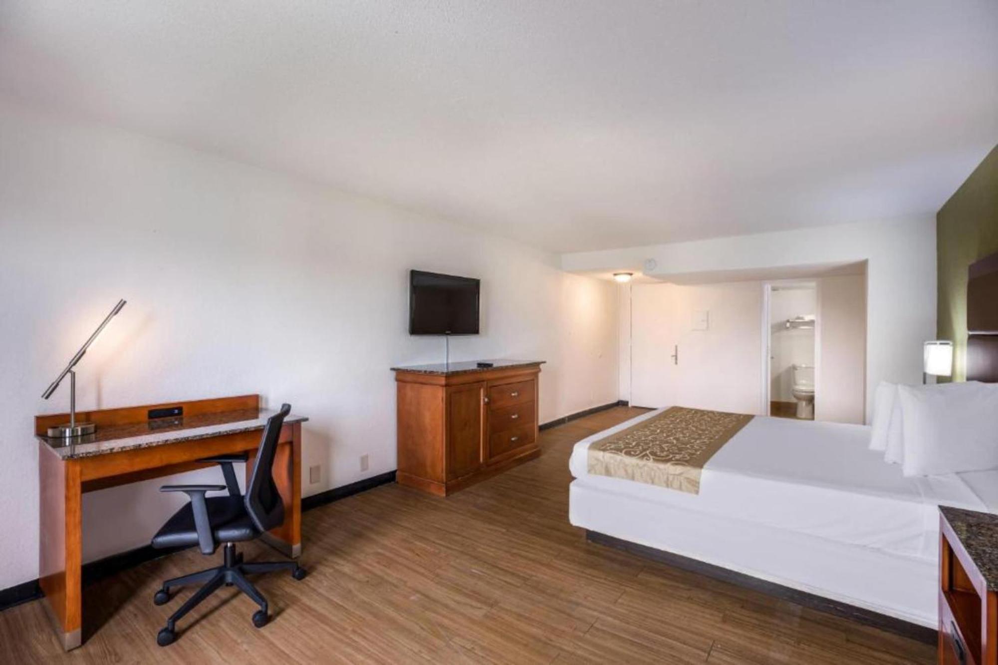 Oyo Hotel Orlando Airport Экстерьер фото